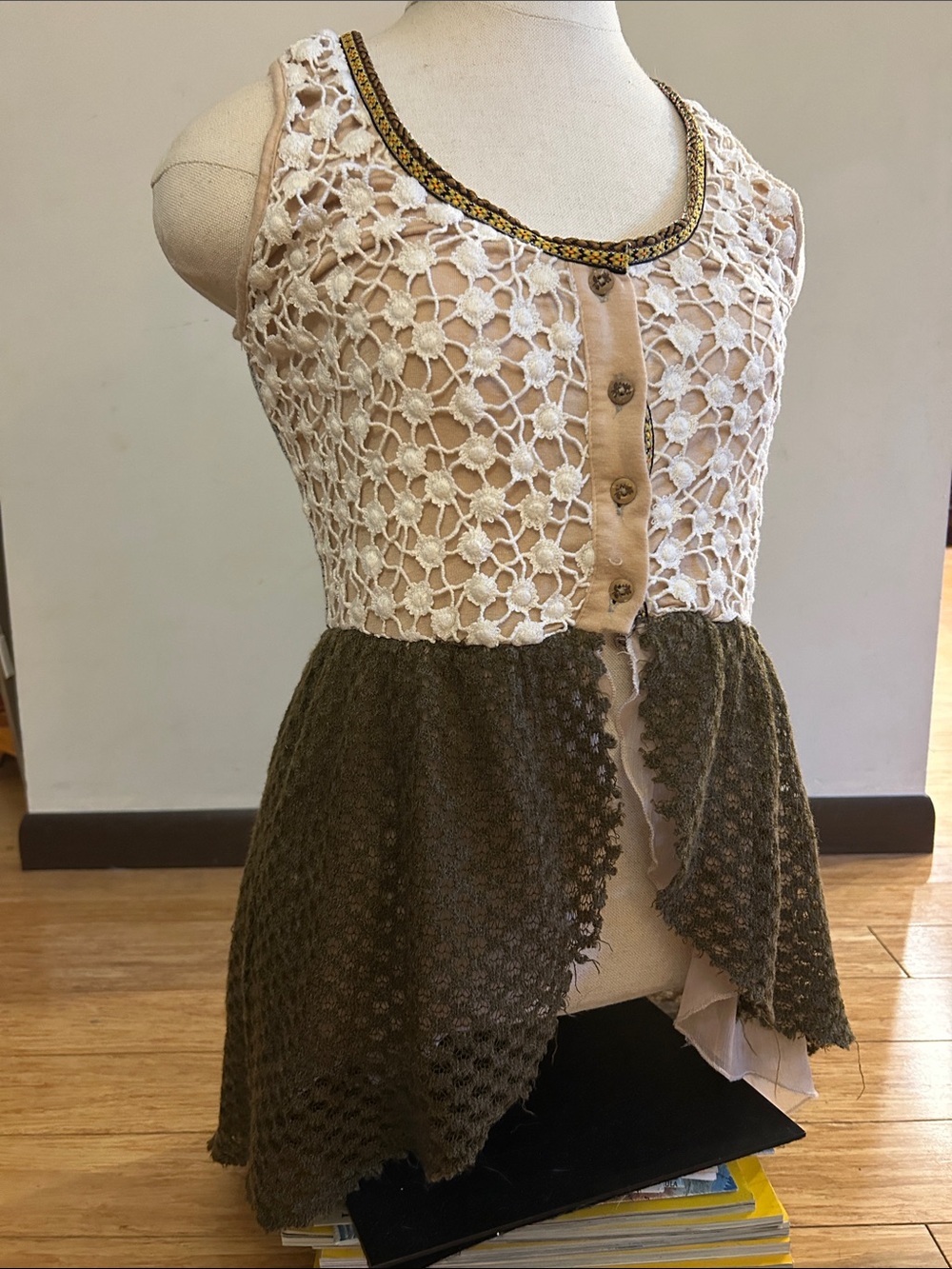 Crochet Lace Crochet Knit Two-Tone Boho Sleeveless Corset Top - Cream & Brown S